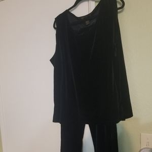 Velvet Marisol 2x top & Worthington size 16 pants